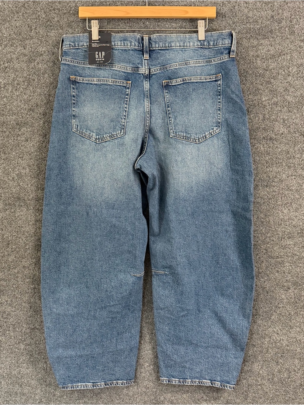 Gap Womens Barrel Jeans Size 14/32 High Rise Blue Relaxed Fit Casual NWT - Picture 2 of 9